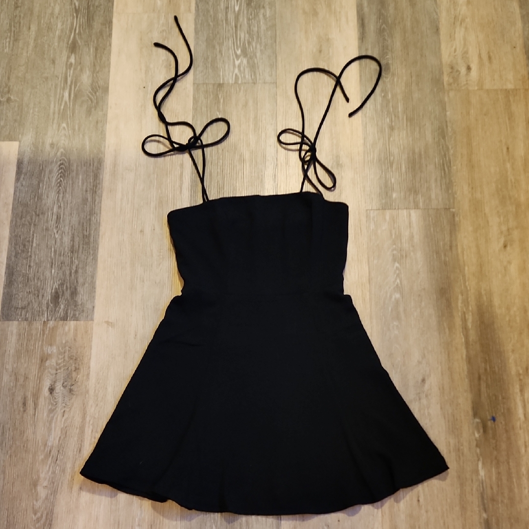 Chic Black Dress With Spaghetti Straps